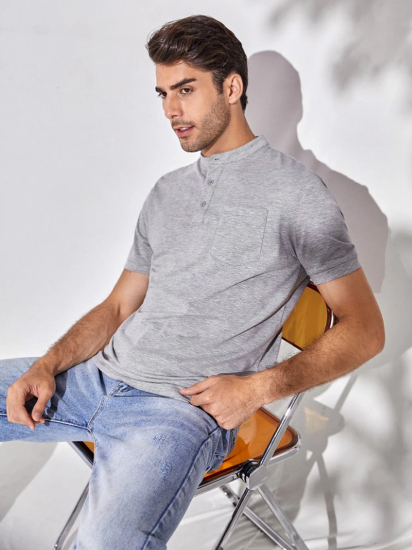 Henleȳ T-shirt- Light Grey