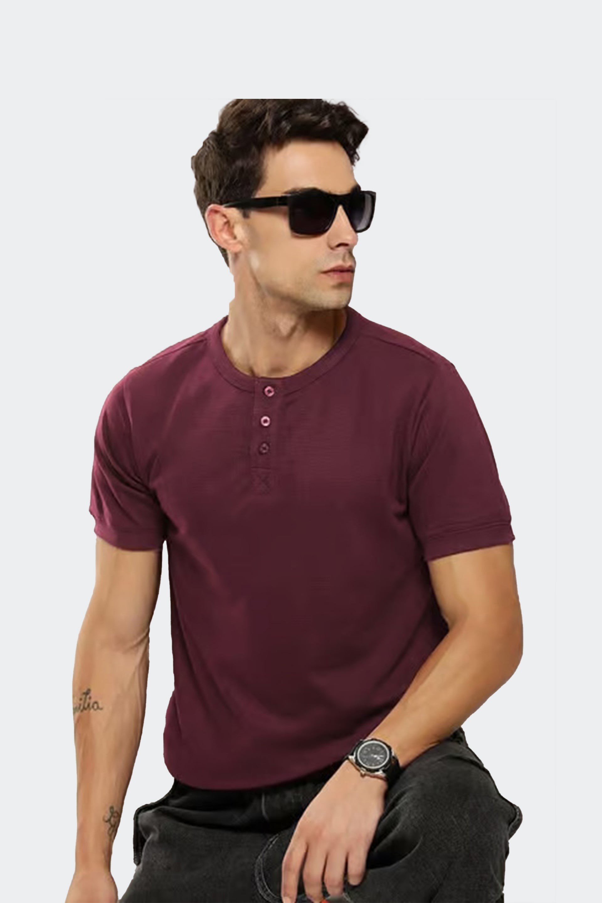 Henleȳ T-shirt- Maroon